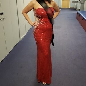 Glamorous Strapless Red Gown